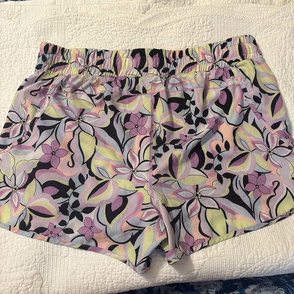 Avis Women's Plus Size Athletic Shorts Floral Print Lined XXL 20 Zip Pocket - Picture 1 of 6